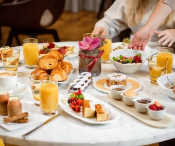 Your Ultimate Guide to Restaurant Reviews | Brunch & Snack Chat