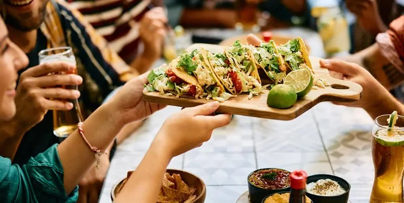 Exploring Restaurant Reviews That Deliver on Flavor and Atmosphere in the U.S.