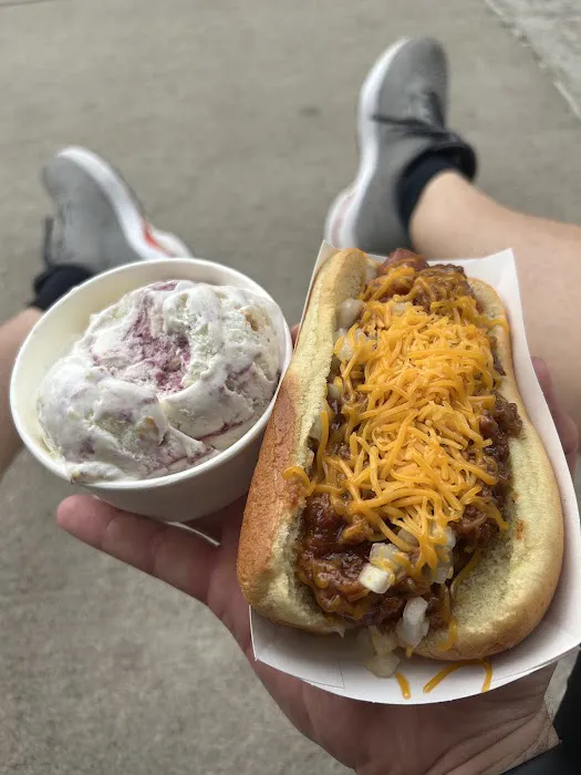 Tasty Dawg Picture 5