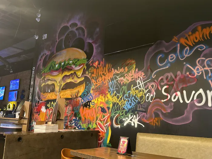 Alley Burger Picture 1