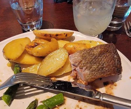 Hank's Low Country Seafood & Raw Bar