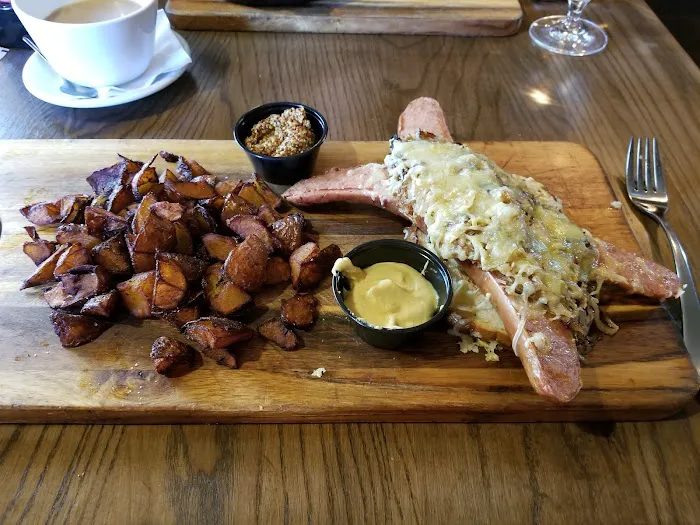 Alpine Restaurant & Bar Picture 9