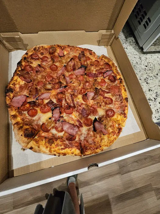 Alberta’s Pizza Kitchen Picture 7