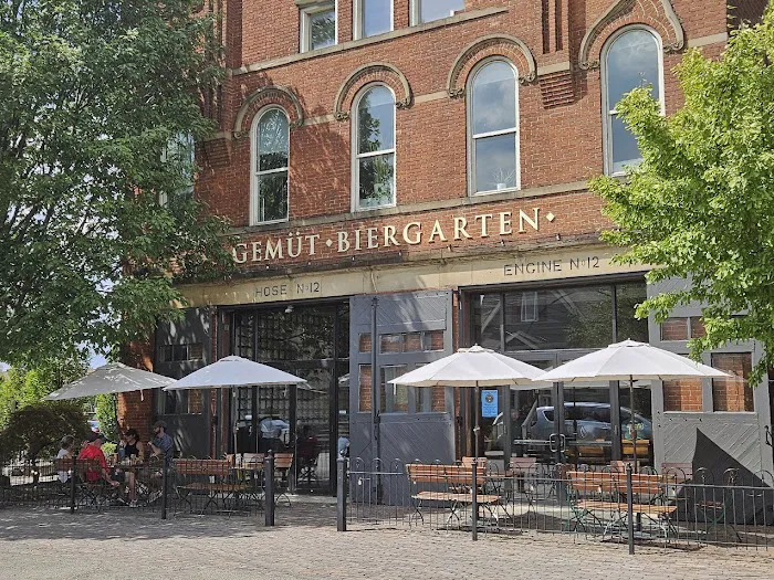 Gemüt Biergarten Picture 4