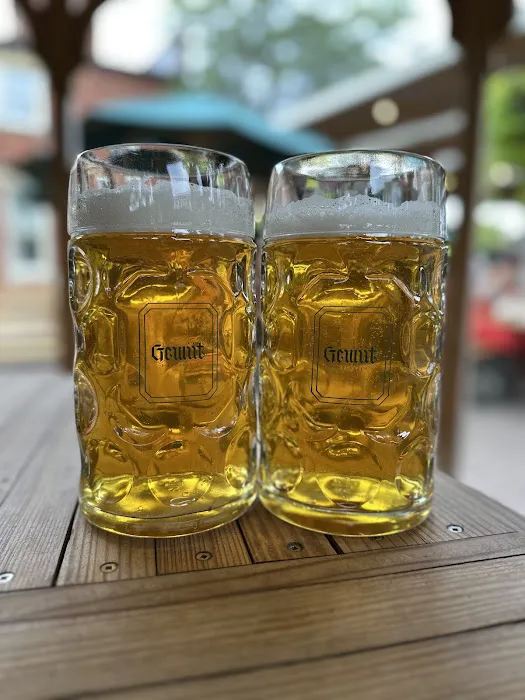 Gemüt Biergarten Picture 3