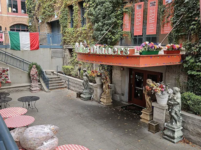 Buca di Beppo Italian Restaurant Picture 6
