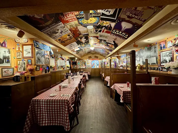 Buca di Beppo Italian Restaurant Picture 4