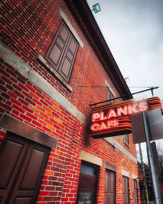 Plank's Cafe & Pizzeria Picture 1