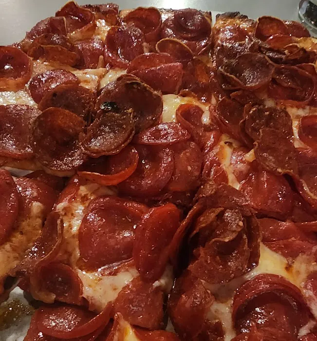 Plank's Cafe & Pizzeria Picture 3