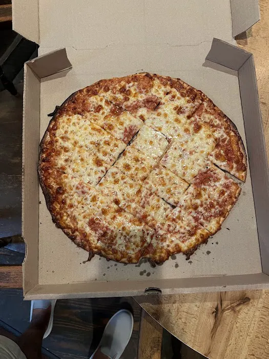 Plank's Cafe & Pizzeria Picture 5