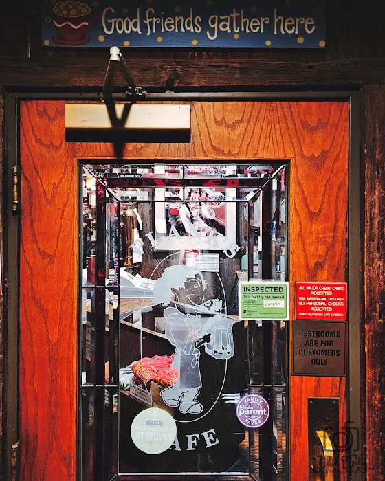 Plank's Cafe & Pizzeria Picture 9