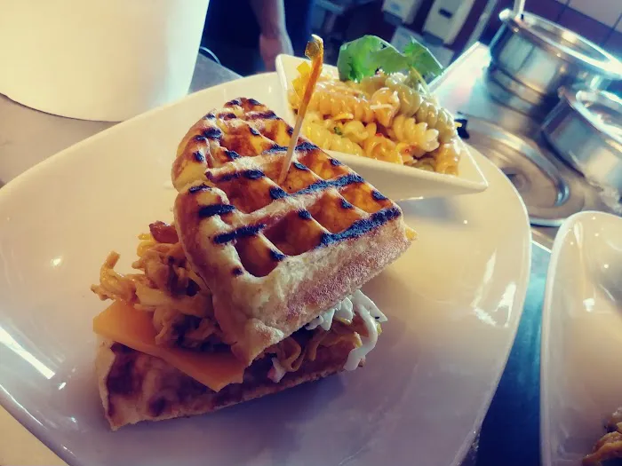 Lincoln Cafe Picture 3
