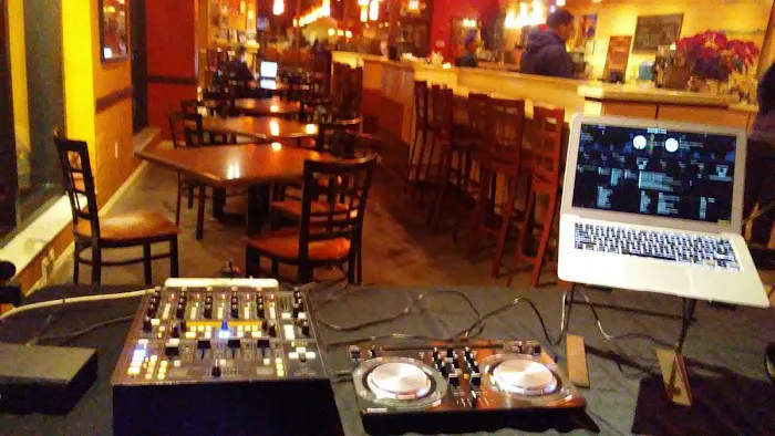 Lincoln Cafe Picture 7