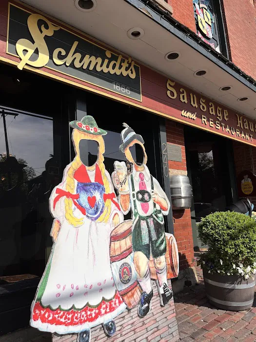 Schmidt’s Sausage Haus Restaurant Picture 9