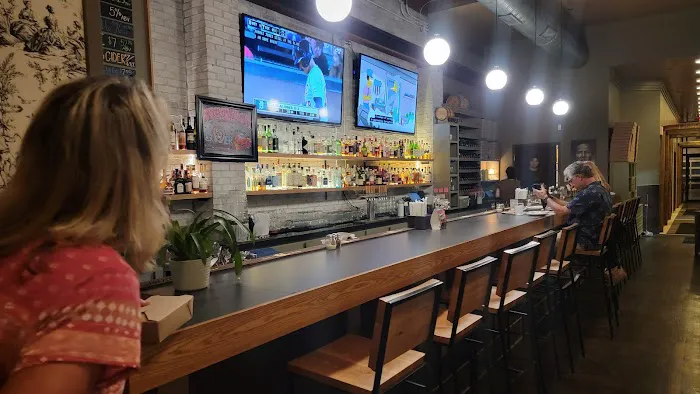 Harvest Bar + Kitchen - Brewery District Picture 6
