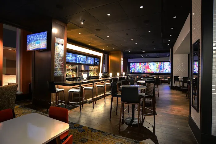 Gallerie Bar and Bistro Picture 2