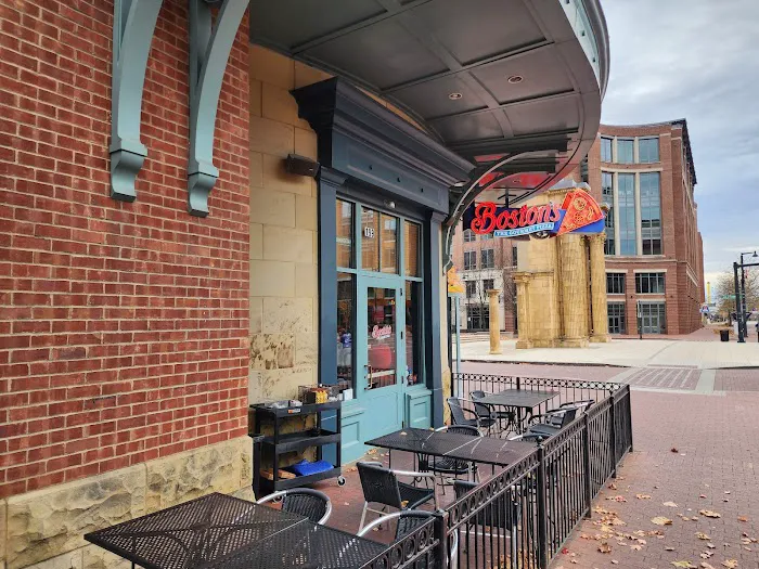 Boston's Pizza Restaurant & Sports Bar Picture 1