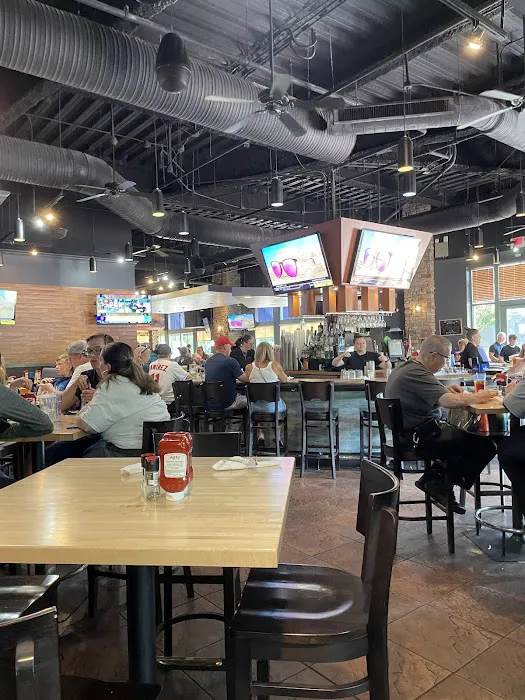 Boston's Pizza Restaurant & Sports Bar Picture 6