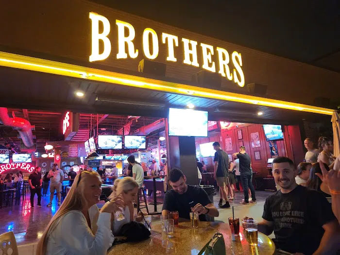 Brothers Bar & Grill Picture 5