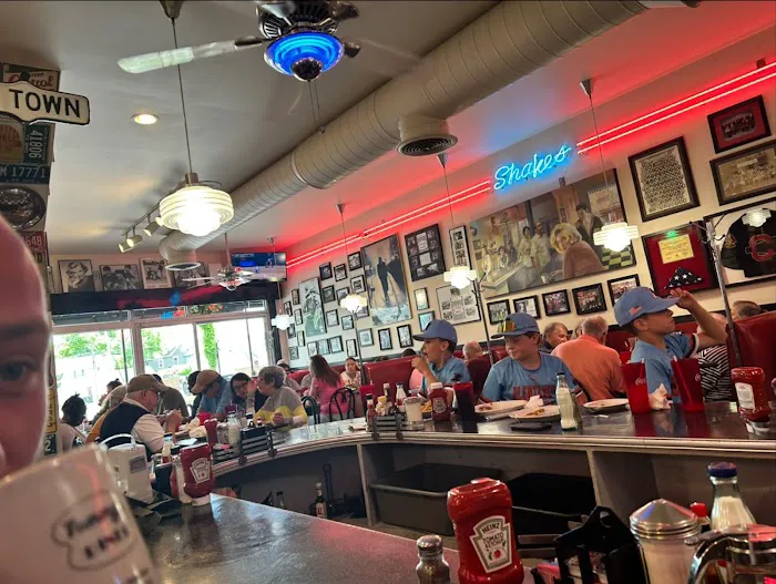 Tommy's Diner Picture 2