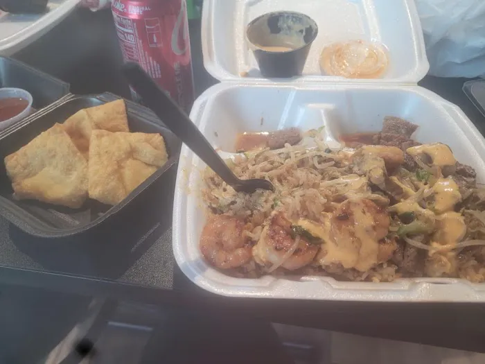 Momocha Hibachi Japanese Grill Picture 1