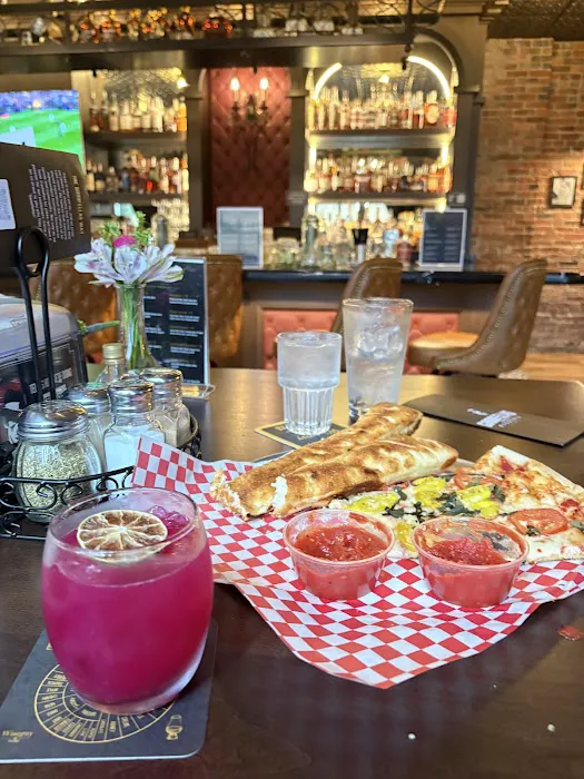 Goodfellas Pizzeria - Short North Picture 9