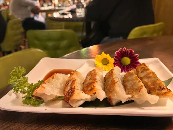 698 Restaurant Picture 5