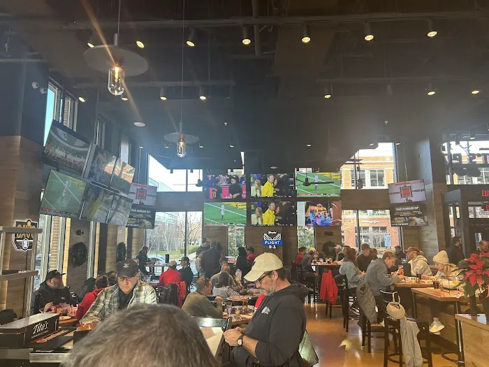 JT's Pizza & Pub - Grandview Heights Picture 10