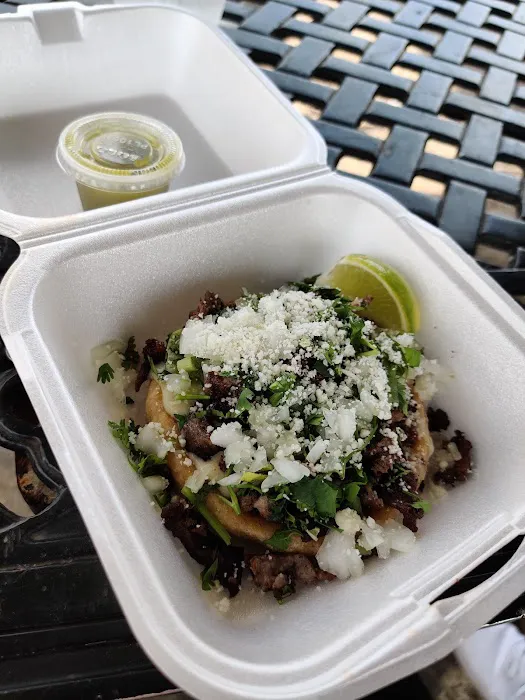 El Nevado francisco's taqueria food truck Picture 4