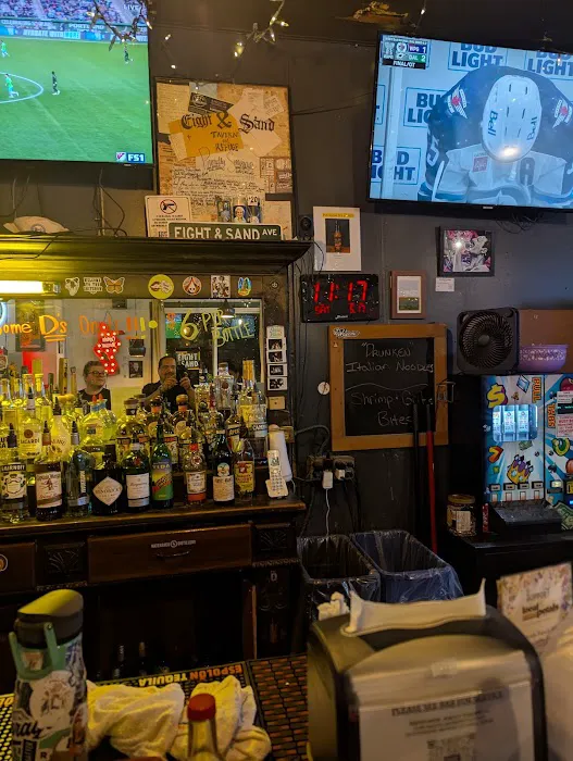 Eight and Sand Tavern & Refuge Picture 6
