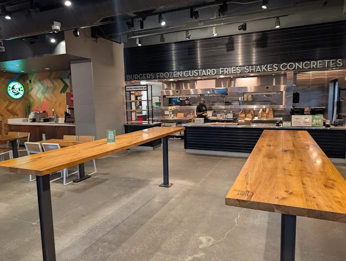 Shake Shack Short North Picture 2