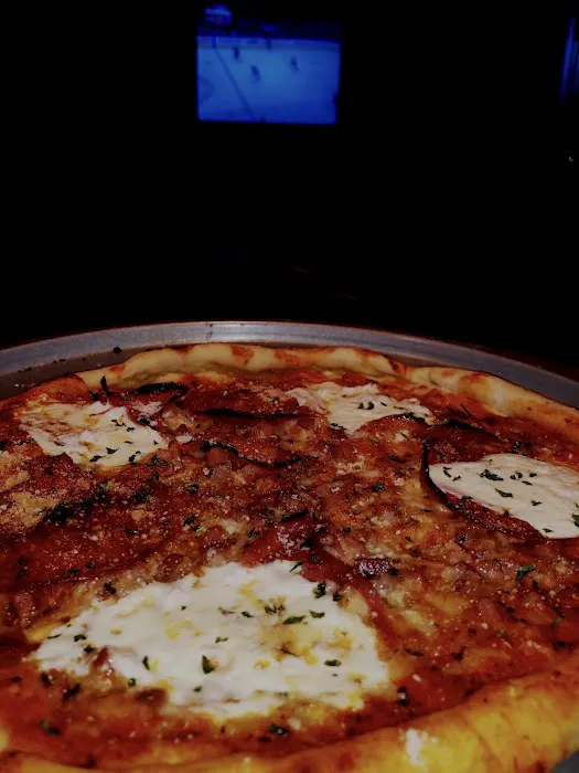 Suit Guys' Pizza Bar Picture 2