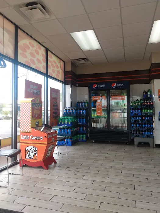 Little Caesars Pizza Picture 7