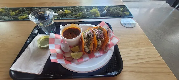 Los Agavez Taqueria Picture 10