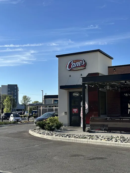 Raising Cane's Chicken Fingers Picture 5