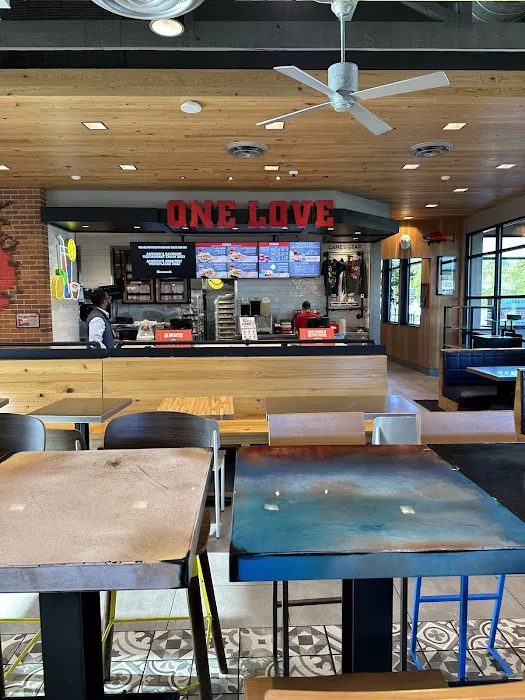 Raising Cane's Chicken Fingers Picture 6