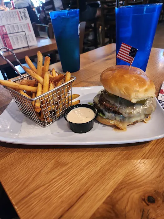 Yogi's Bar & Grill Picture 7