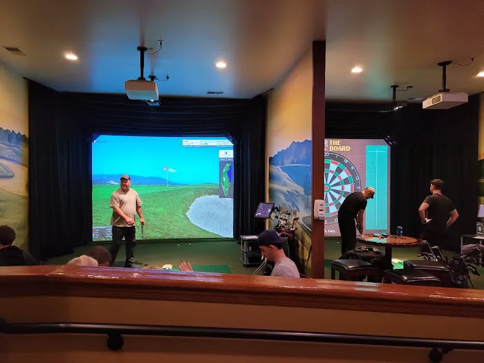 Caddy's Delight Virtual Golf Lounge Picture 2