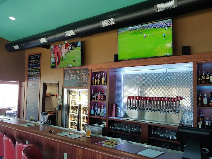 Caddy's Delight Virtual Golf Lounge Picture 5