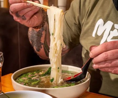 Mẹcha Noodle Bar