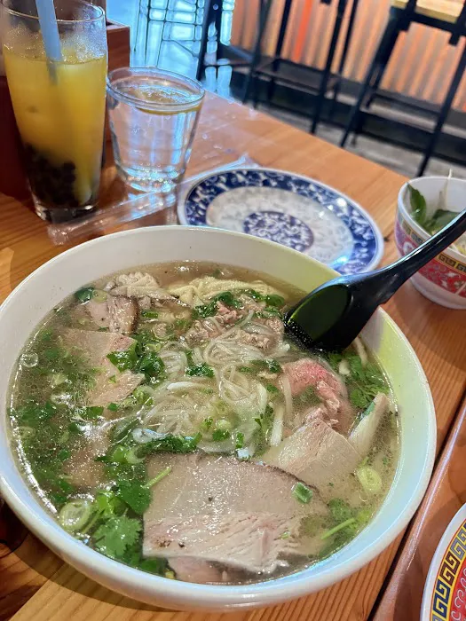 Mẹcha Noodle Bar Picture 8