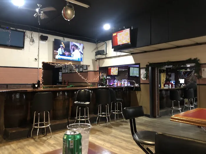 Dawghouse Pizza & Bar Picture 9