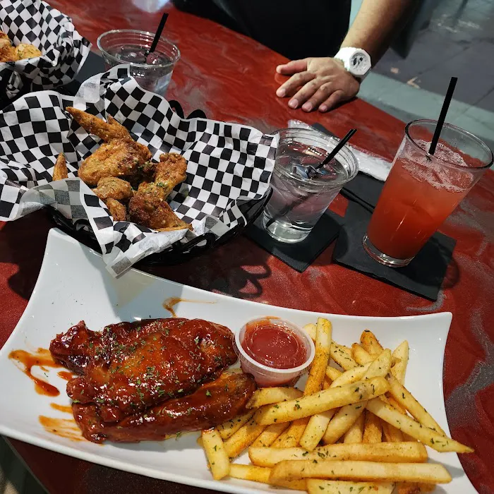 LYFE Kitchen and Kocktails Picture 3