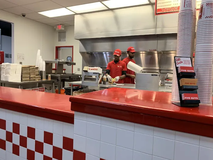 Five Guys Picture 9