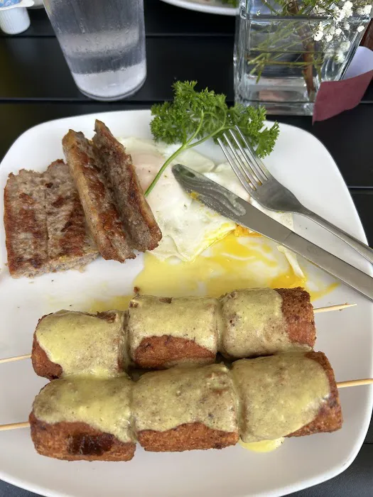 Grand Day Cafe Picture 3