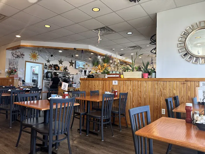 Grand Day Cafe Picture 5