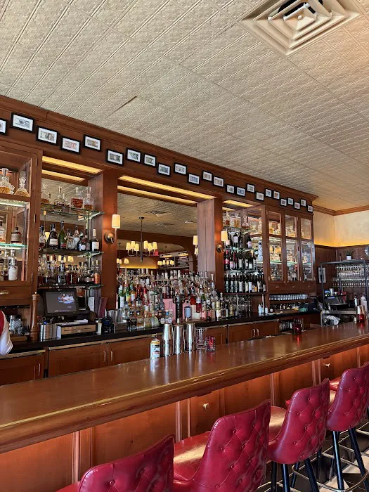 The Avenue Steak Tavern Picture 1
