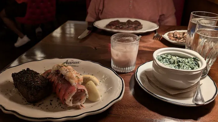 The Avenue Steak Tavern Picture 4
