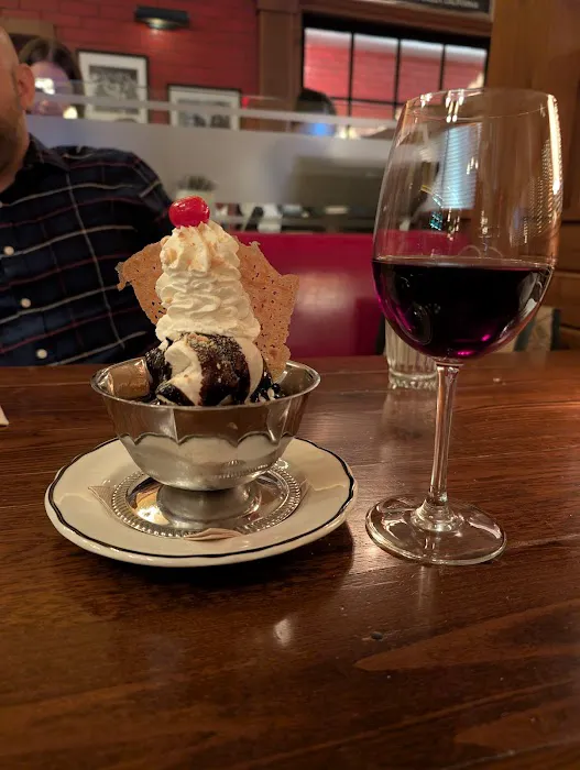 The Avenue Steak Tavern Picture 9
