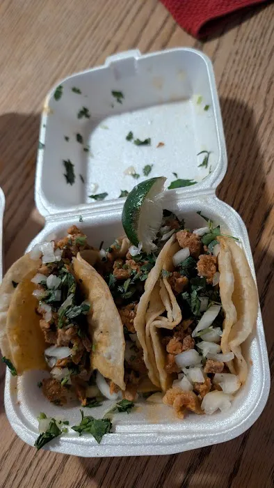 La Chapis Food Truck Picture 1